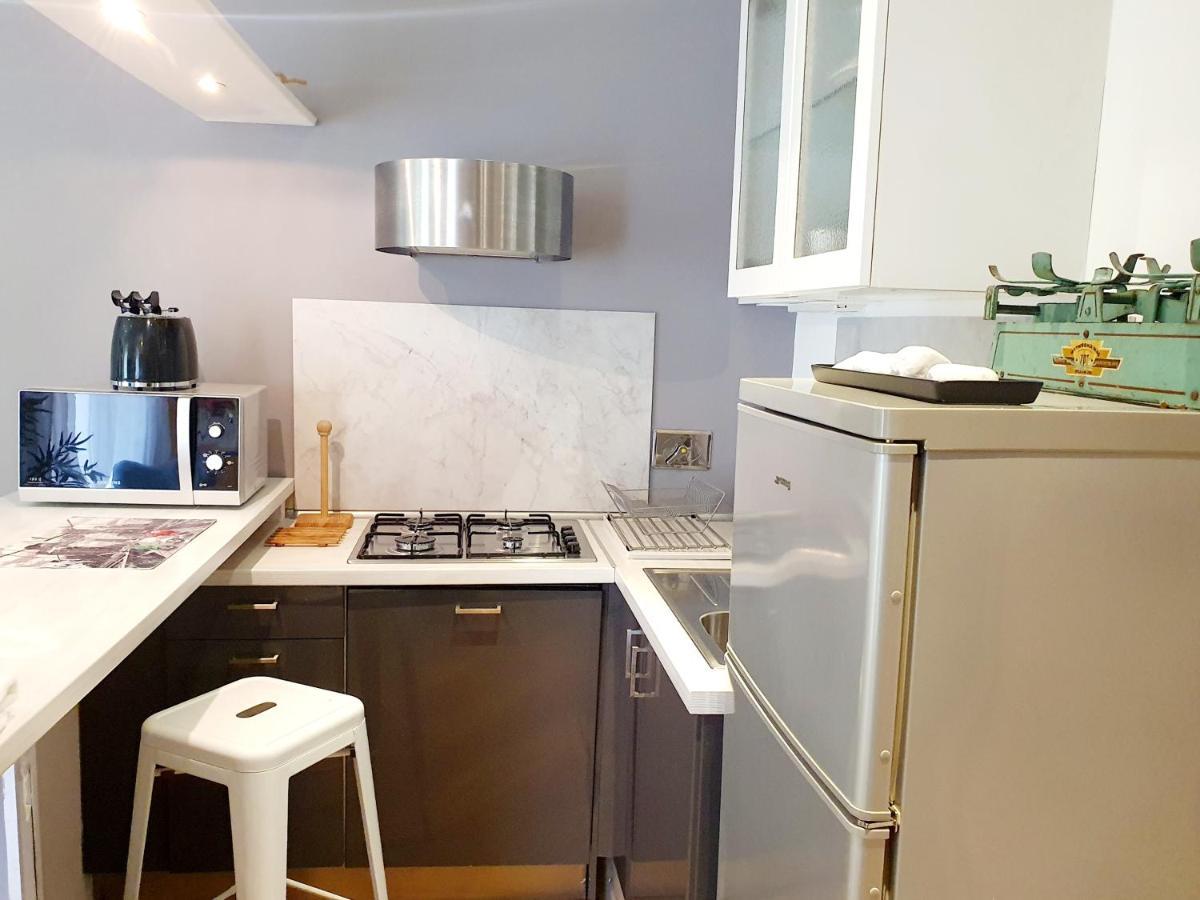 Via Nicola Fabrizi Apartamento